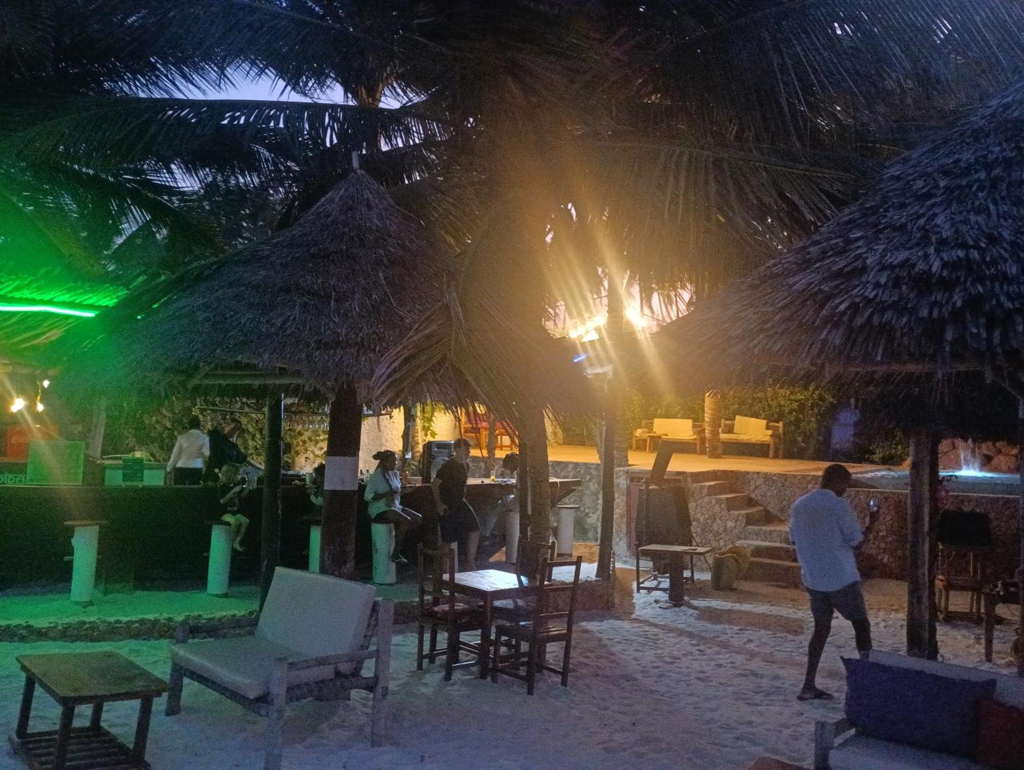 Swahili Palace Zanzibar 普瓦尼梅查恩加尼 外观 照片